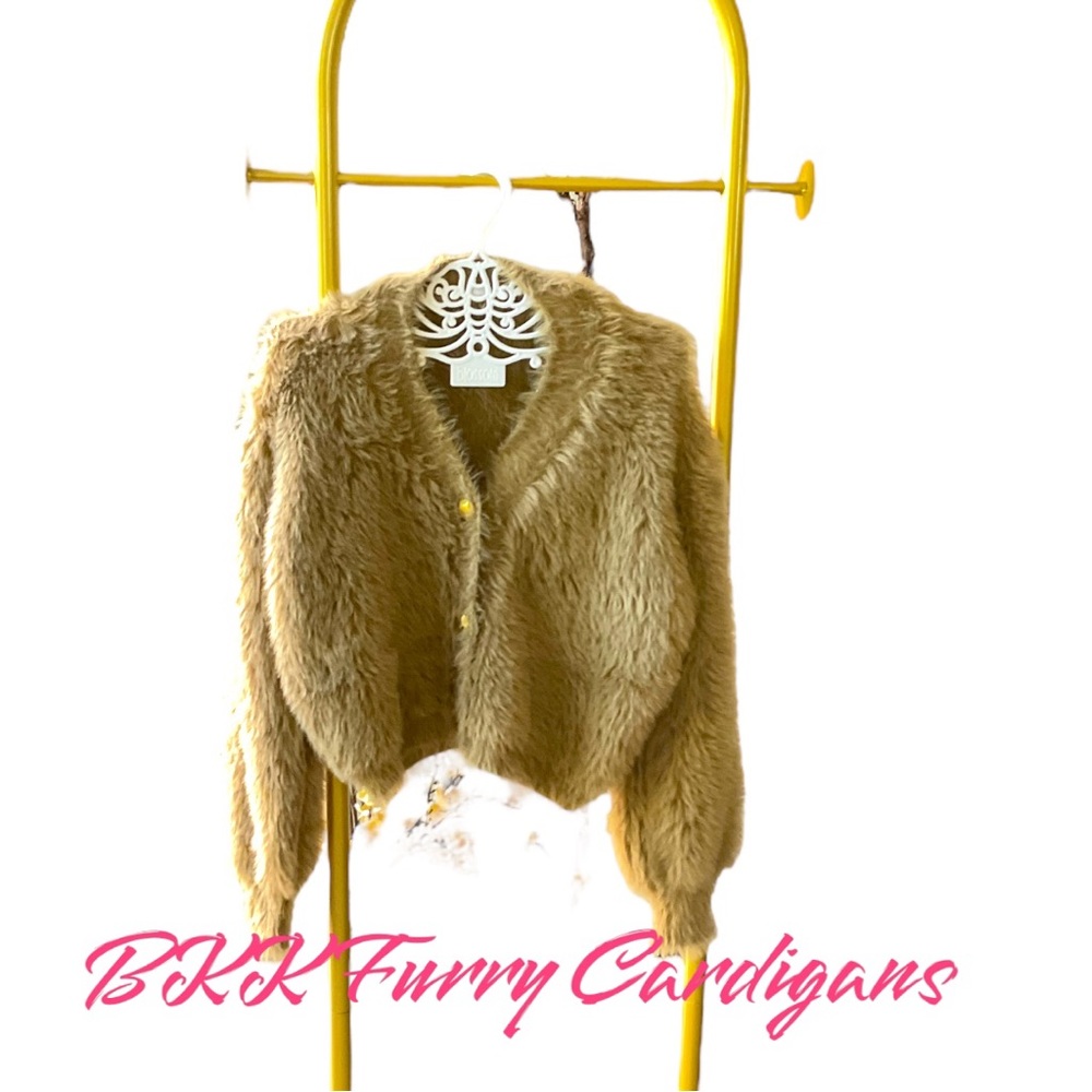 ❤️SOLD❤️Furry Crop Top Cardigans